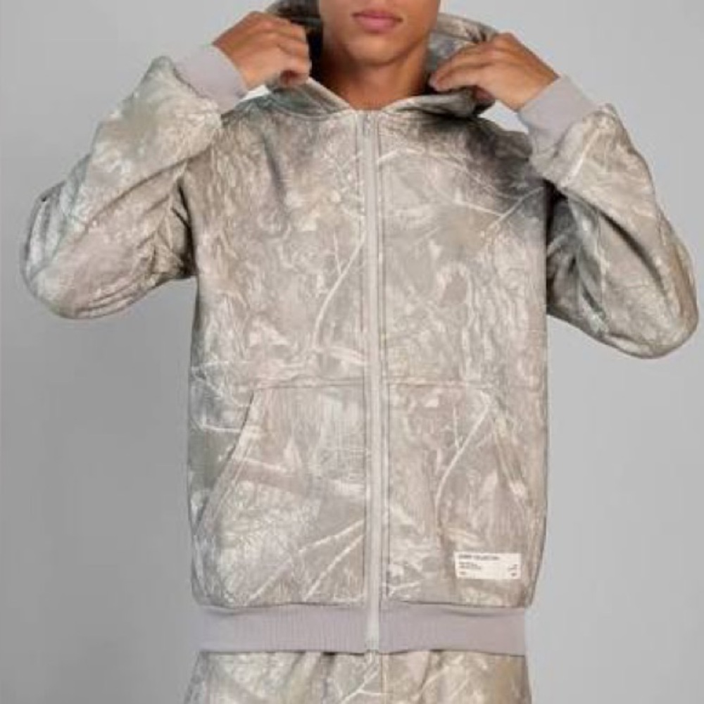 COMFRT Camouflage Hoodie